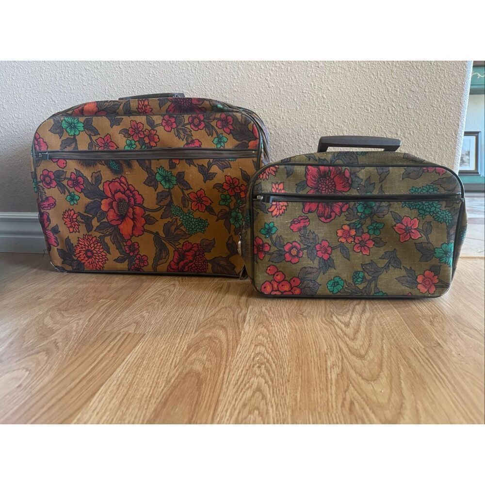 Hinomoto 60s vintage 2pc luggage set flower power vibrant hippie red copper flor